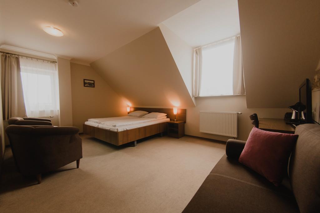 Hotel Cesarski - Kaiserhof Гижицко Экстерьер фото