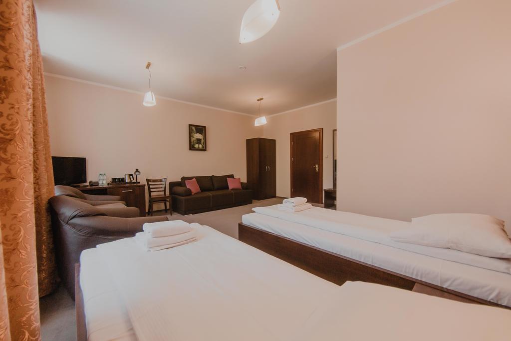 Hotel Cesarski - Kaiserhof Гижицко Экстерьер фото